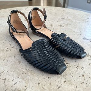 NWOT Seychelles Bits ‘N Pieces Caged Leather Sandals Size 9